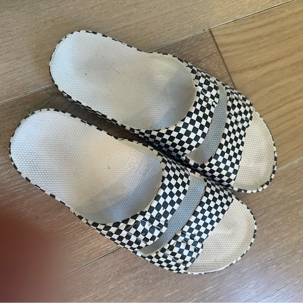 FREEDOM MOSES Checkered Slide Sandals SIZE 39